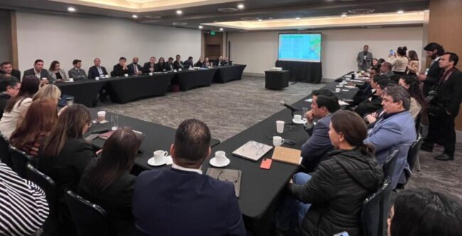 Durante la primera sesión ordinaria de la ANAAE, el titular de SEMA preside la mesa directiva para el periodo 2025-2027.