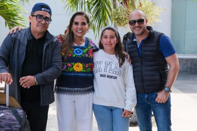 Mara Lezama recorre recorrer las instalaciones del aeropuerto de Cancún, confirmando la nueva movilidad de ADO a la Zona Hotelera 