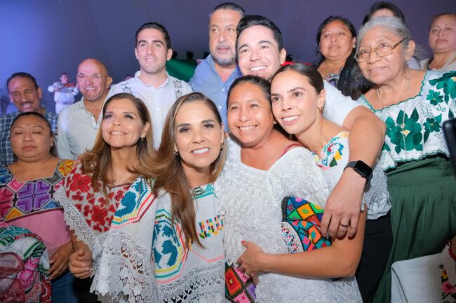 Mara Lezama inaugura el Cancún World Fest Nuuch 2025 en el Malecón Tajamar, en el marco del 55 aniversario de Cancún.