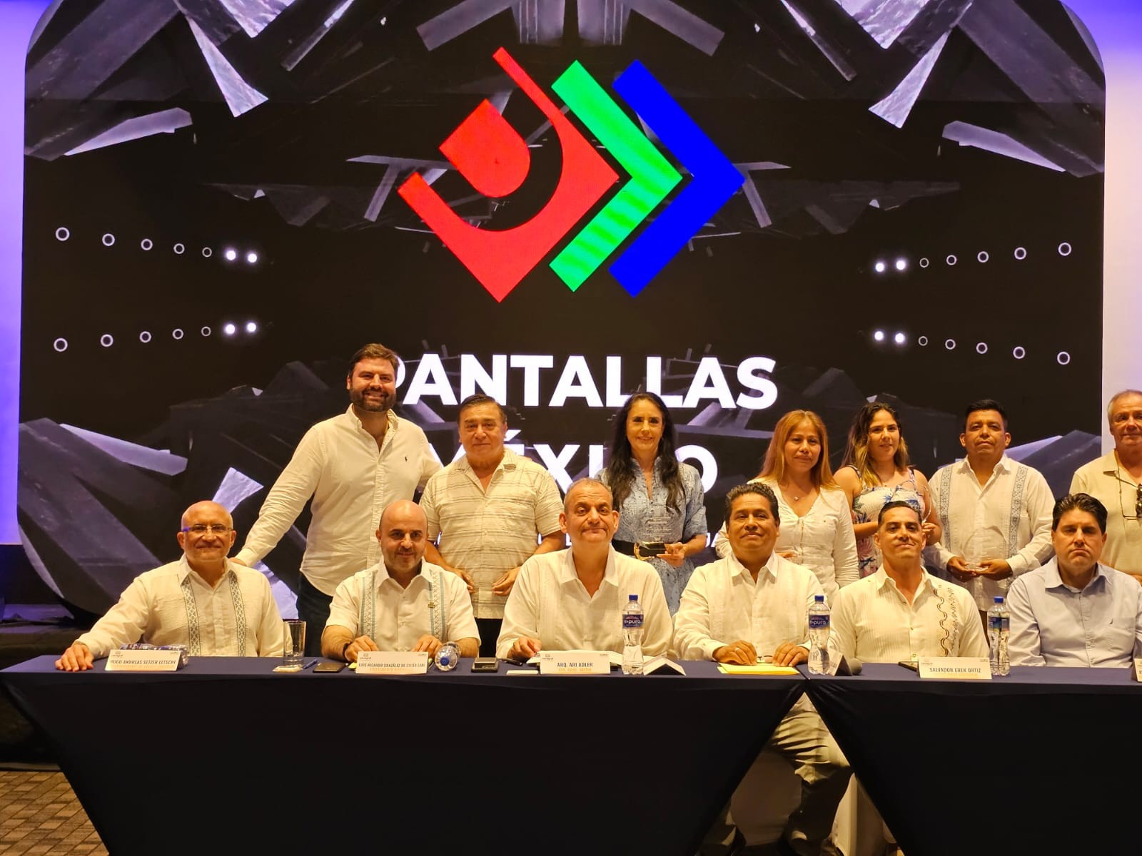 Oscar Delgado Villasana, asume la presidencia de la CANAGRAF en QROO. La Cámara Nacional de la Industria de Artes Gráficas (CANAGRAF) llevó
