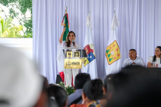 En la Sesión solemne del Cabildo de José María Morelos conmemoran el 78 aniversario del Kilómetro 50 con la presencia de Mara Lezama.