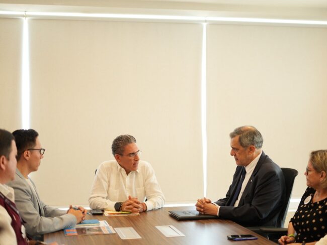 SESA, OPS y OMS mantienen reunión de trabajo en Cancún para fortalecer la prevención de enfermedades en Quintana Roo
