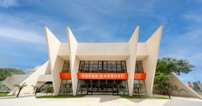 La Arena Anáhuac abrió sus puertas en la Universidad Anáhuac Mayab el 7 de agosto de 2025. Este nuevo espacio cuenta con instalaciones modernas para fomentar el deporte y la cultura entre los estudiantes