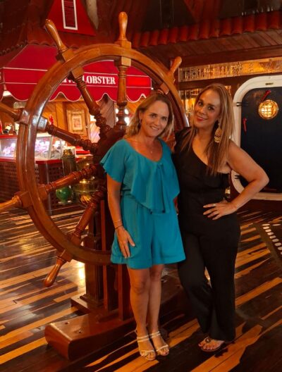 Talina González y Pilar Vidal, promocionando las catas