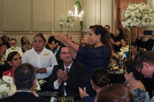 Consejo Directivo 2025-2027 de COPARMEX Quintana Roo toma protesta con la presencia de Mara Lezama y autoridades.