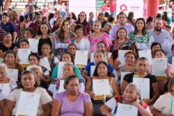 Entrega de certificados de derechos agrarios a mujeres por Mara Lezama y SEDATU