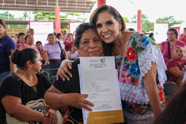 Entrega de certificados de derechos agrarios a mujeres por Mara Lezama y SEDATU