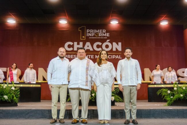 Informe de Gobierno Municipal de José Luis Chacón Méndez en Cozumel con apoyo de Mara Lezama.