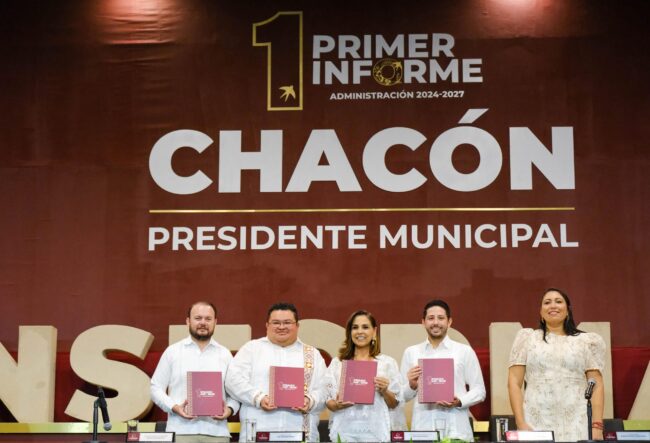Informe de Gobierno Municipal de José Luis Chacón Méndez en Cozumel con apoyo de Mara Lezama.