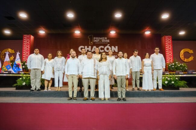 Autoridades estatales y municipales en el Primer Informe de Gobierno de Cozumel