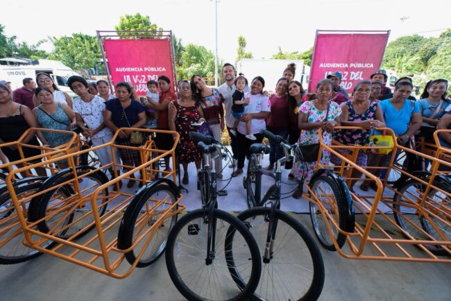 Mara Lezama realiza la audiencia pública La Voz del Pueblo en Huay-Pix, fortaleciendo la atención ciudadana y el bienestar social.