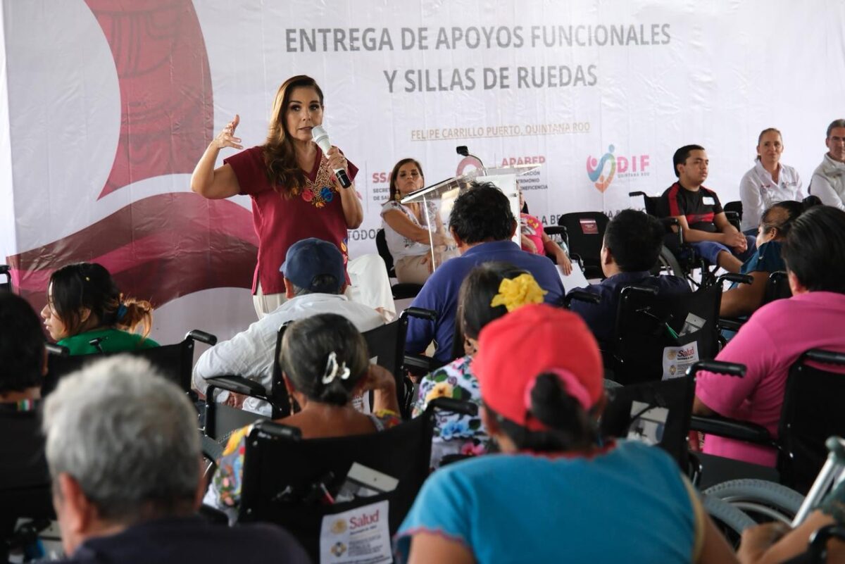 Mara Lezama entrega apoyos funcionales en Felipe Carrillo Puerto