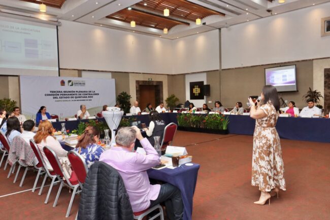 Conferencia sobre gobernanza e inteligencia artificial en Quintana Roo
