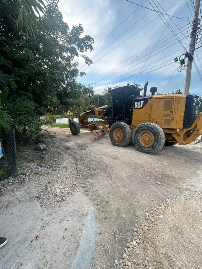 La SEOP avanza en trabajos de pavimentación en Othón P. Blanco para mejorar movilidad y atender solicitudes ciudadanas 