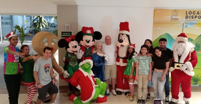 El encendido del árbol navideño en Plaza Las Tiendas brilló con una producción de Agencia Integra, expertos con más de 15 años de experiencia