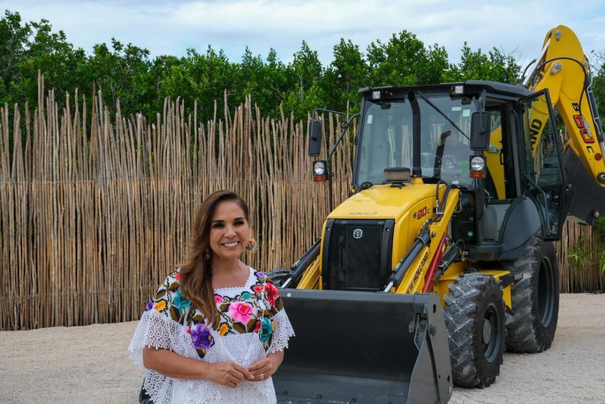 Nuevo equipo para la limpieza de sargazo en Mahahual Nuevo equipo para la limpieza de sargazo en Mahahual