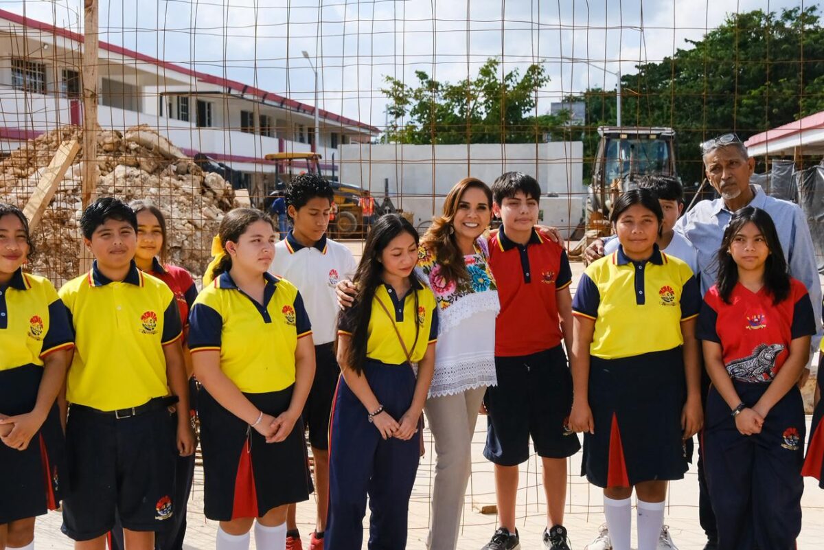 Obra en el domo escolar en la secundaria Cancún No. 41 avanza