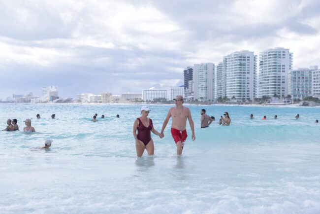 Cancún se consolida como destino internacional preferido, junto con Cozumel para turismo navideño con creciente demanda.