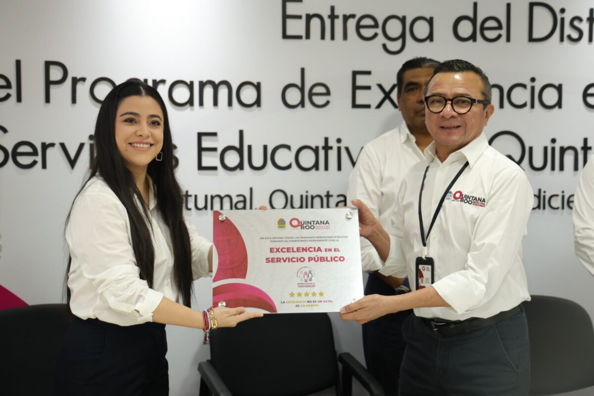 Distintivo Excelencia Servicio Público para SEQ
