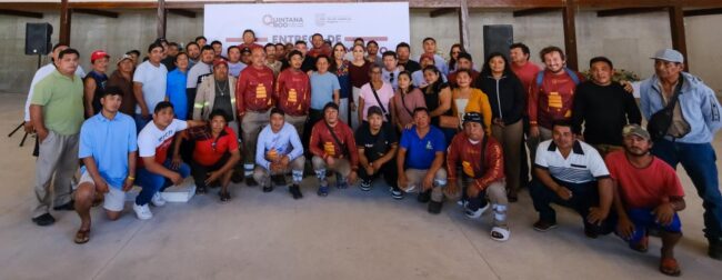 Mara Lezama entrega uniformes a personal operativo en Felipe Carrillo Puerto 