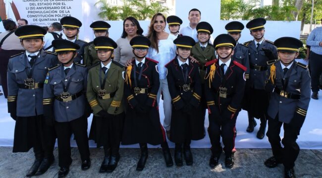 Conmemoración de los 51 años de la Constitución de Quintana Roo, evento cívico encabezado por Mara Lezama