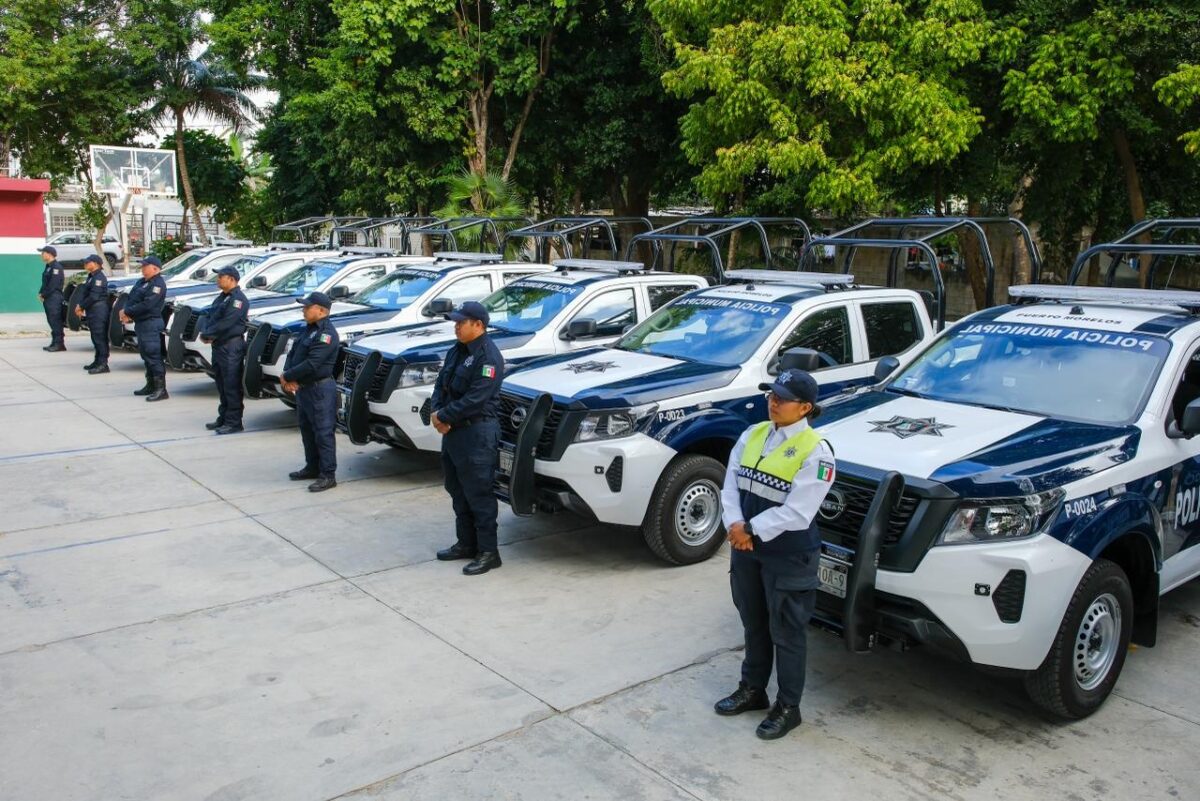 Entrega de 15 nuevas patrullas en Puerto Morelos