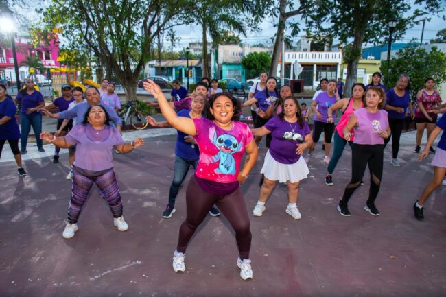 jornada de activación física organizada por la FPMC durante el Día Internacional de la Mujer en Cozumel.