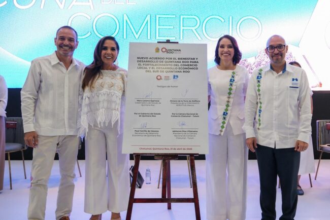 Mara Lezama le toma protesta a Adrienne Díaz Villanueva como presidenta de la CANACO impulsando el liderazgo femenino en Quintana Roo.