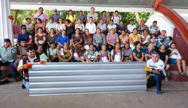 La Voz del Pueblo en Bacalar reunió a Mara Lezama e INMAYA en una audiencia pública con 976 atenciones directas y apoyos sociales.