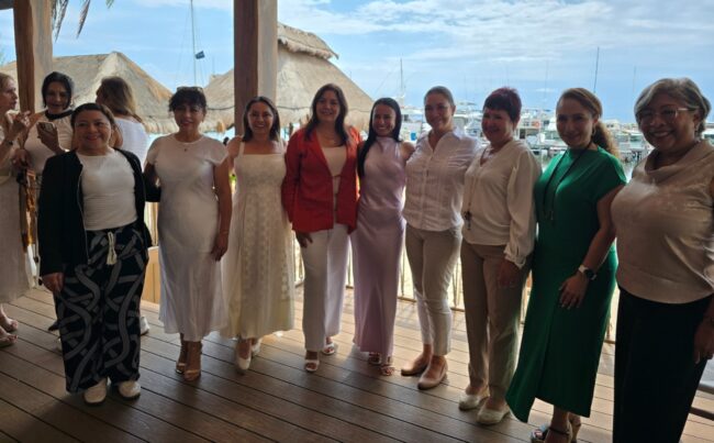 Hospiten festeja a mamá en Cancún y Playa del Carmen con un emotivo encuentro lleno de salud, gratitud y atención humana.