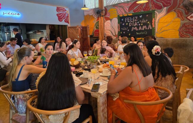 Hospiten festeja a mamá en Cancún y Playa del Carmen con un emotivo encuentro lleno de salud, gratitud y atención humana.