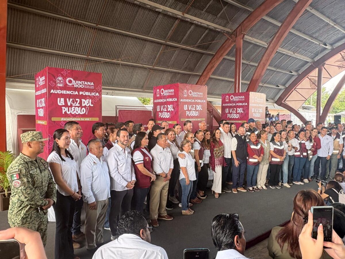 Mara Lezama escucha y resuelve en Bacalar