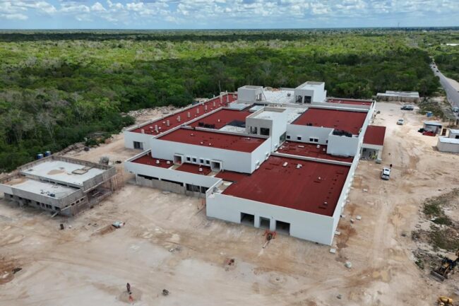 Flavio Rosado revela cómo la Salud Quintana Roo crece con infraestructura hospitalaria, nuevos hospitales y atención de alta especialidad.