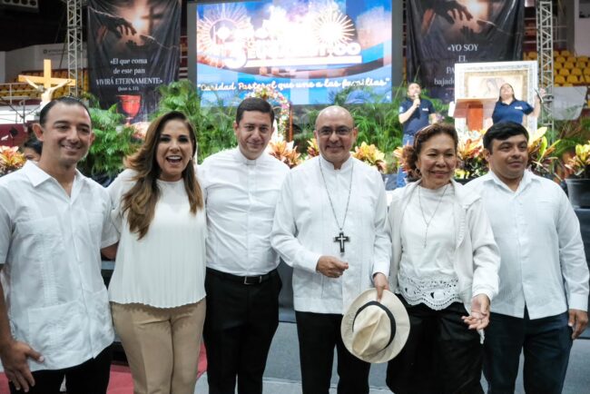 Mara Lezama y y Monseñor Salvador González Morales inauguran el III Congreso Eucarístico Diocesano 