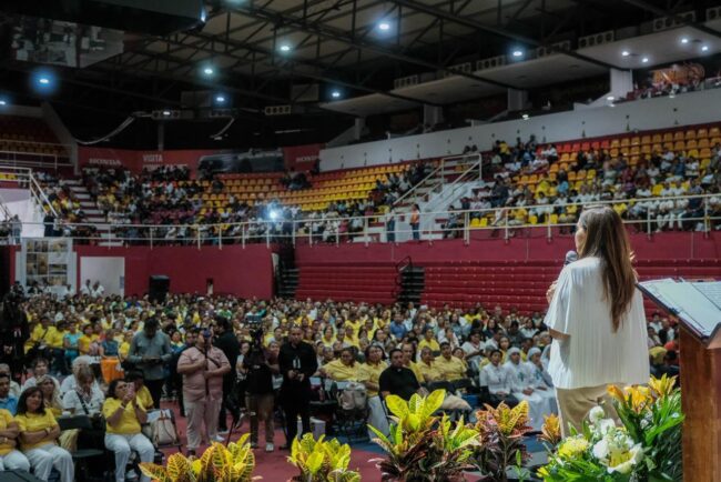 Mara Lezama y y Monseñor Salvador González Morales inauguran el III Congreso Eucarístico Diocesano 