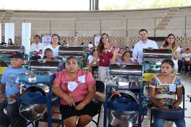 Apoyos sociales entregados en Chetumal por Mara Lezama benefician a más de 200 familias de Quintana Roo mediante la Secretaría de Bienestar.