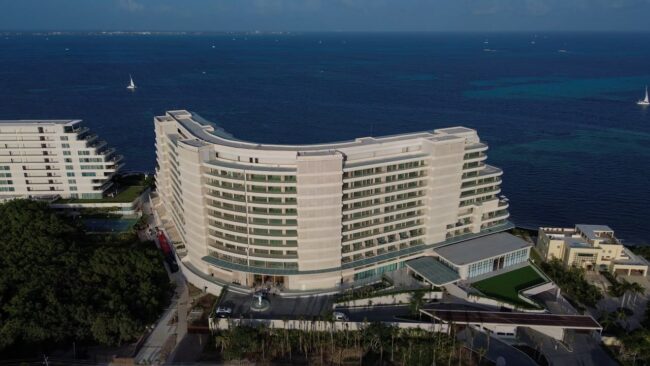 Apertura del hotel St. Regis Costa Mujeres fortalece el turismo con una gran inversión, nuevos empleos y crecimiento del Caribe mexicano