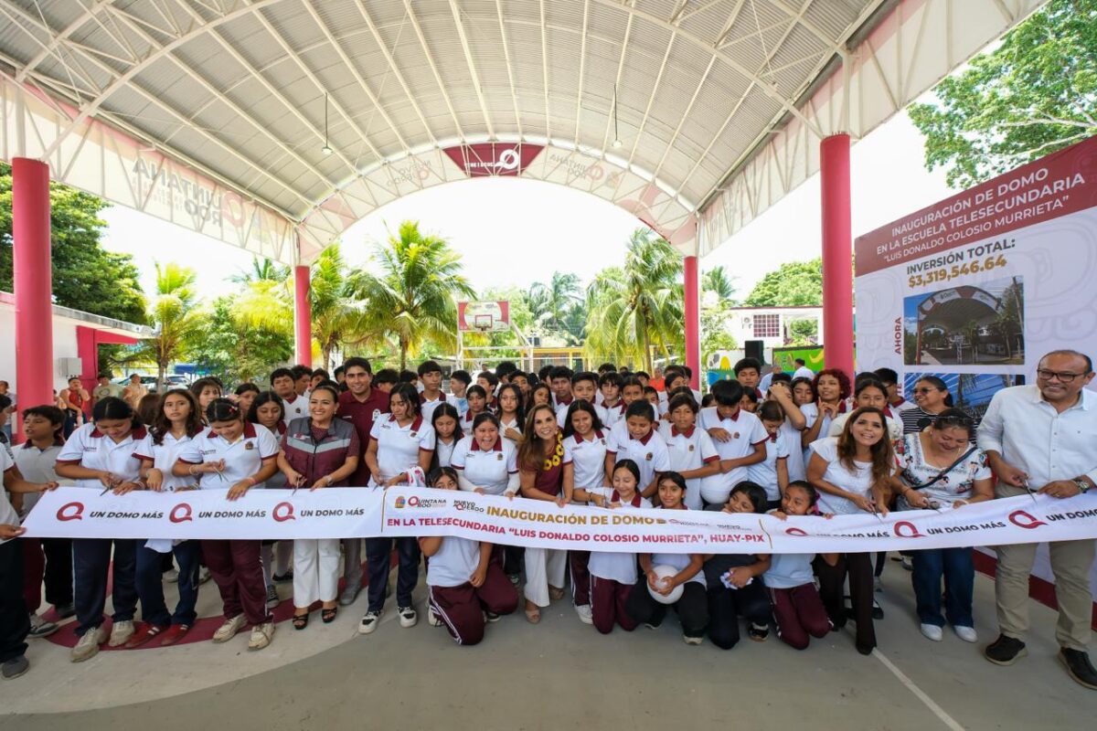 Mara Lezama entrega domo en telesecundaria Huay-Pix
