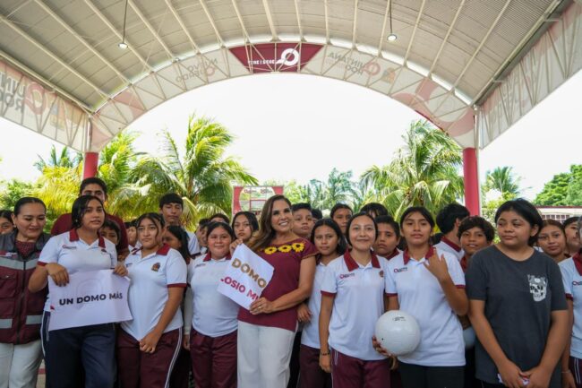 Mara Lezama entrega domo en la telesecundaria “Luis Donaldo Colosio Murrieta” de Huay-Pix y fortalece la infraestructura educativa.