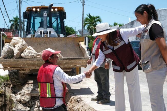Mara Lezama supervisa el Programa de atención a desfondes en Chetumal para rehabilitar vialidades y prevenir socavones.