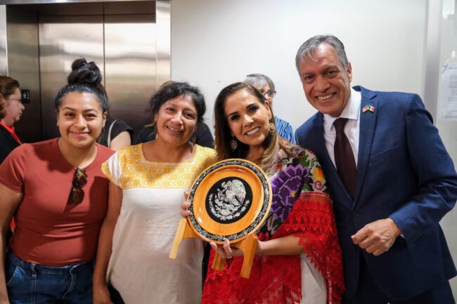 Mara Lezama reconoce en Orlando a emprendedoras mexicanas durante séptima edición del programa "Mexicanas Emprende 2026" en Orlando.