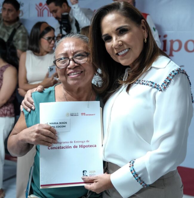 Mara Lezama encabezó la cancelación de hipotecas INFONAVIT para 100 familias de Quintana Roo y destacó el ahorro y la certeza jurídica.