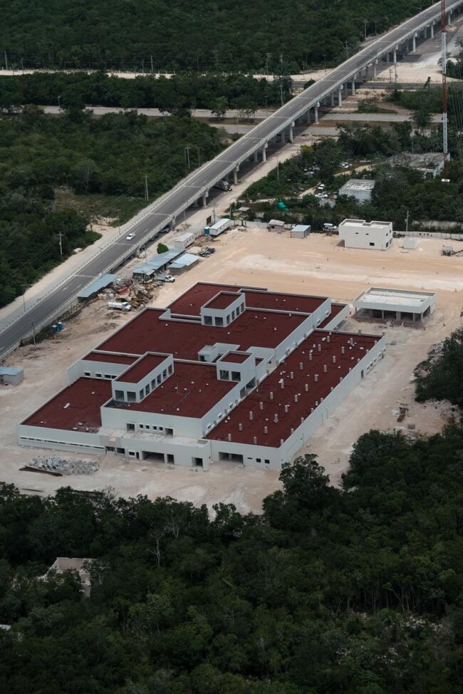 Quintana Roo alcanza inversión pública récord en 2026, con hospitales, carreteras, puentes y obras estratégicas, informa Mara Lezama.