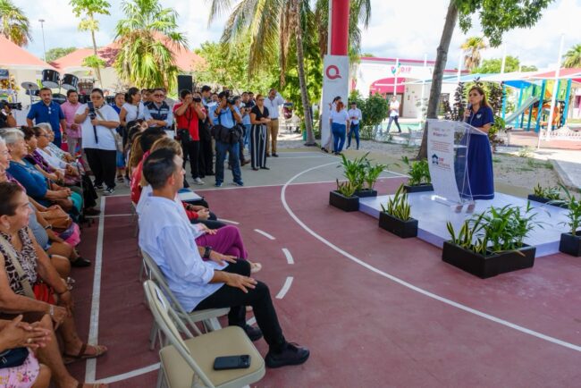 Mara Lezama Verónica Lezama Sistema DIF Quintana Roo Desarrollo comunitario en Quintana Roo Centros de Desarrollo Comunitario Bienestar de las familias