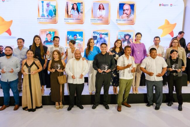 Mara Lezama y Ana Paty Peralta reconocen a 44 estrellas del turismo en Cancún