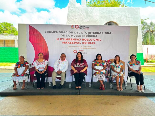 Entrega INMAYA reconocimientos en el marco de la conmemoración del Día Internacional de las Mujeres Indígenas, realizada en X-Hazil Sur, Felipe Carrillo Puerto.