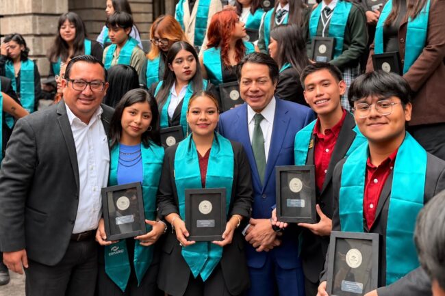 CONALEP Quintana Roo obtiene cuatro medallas al mérito académico 2026 con estudiantes de Cancún y Chetumal entre los mejores del país.