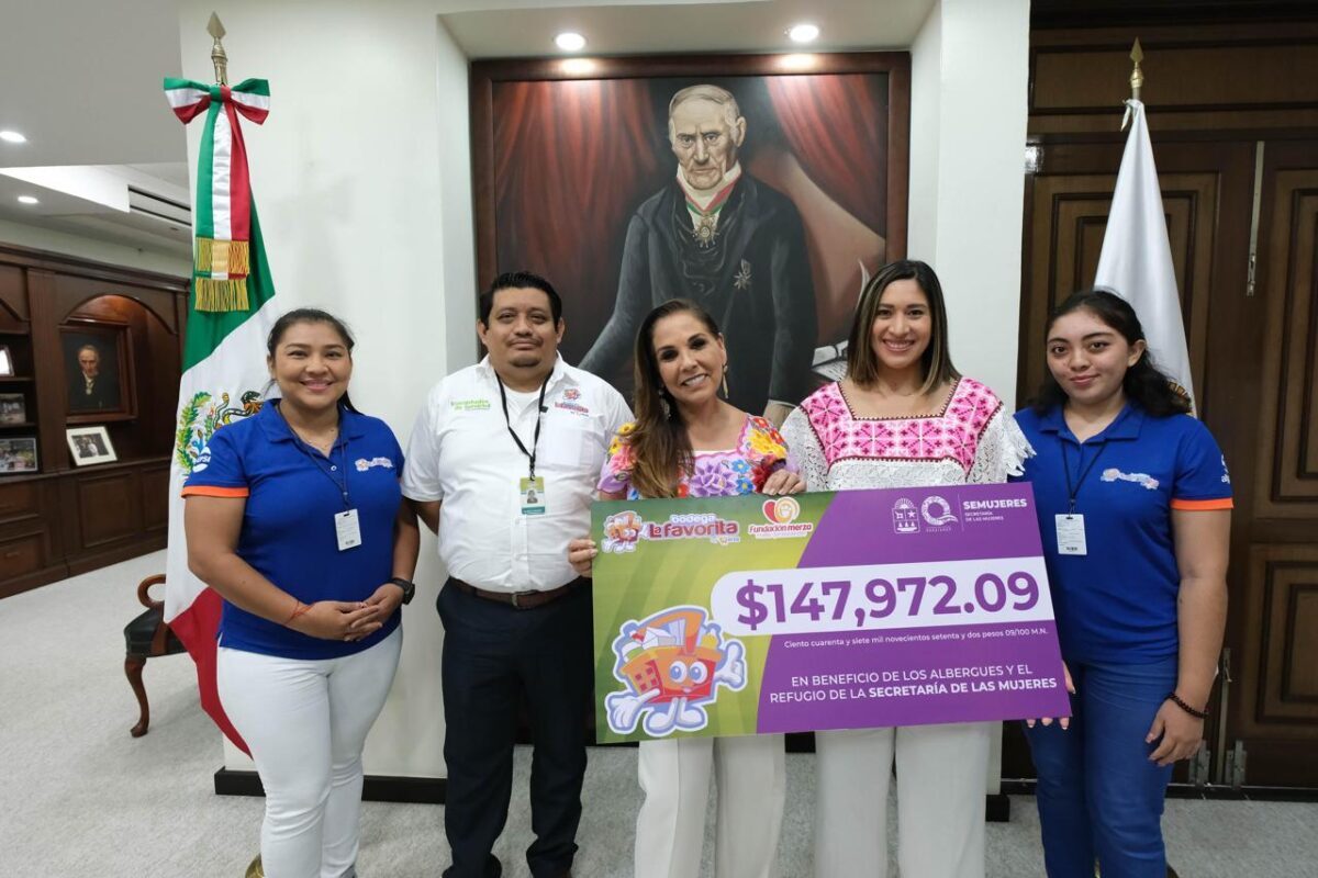 Mara Lezama recibe donativo para refugios de mujeres
